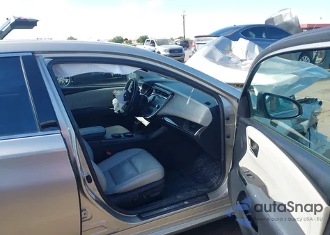 2013 Toyota Avalon Limited z USA, uszkodzony, nr VIN 4T1BK1EB3DU064725